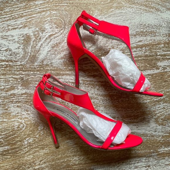 Manolo Blahnik Strattina Sandal - Picture 7 of 16